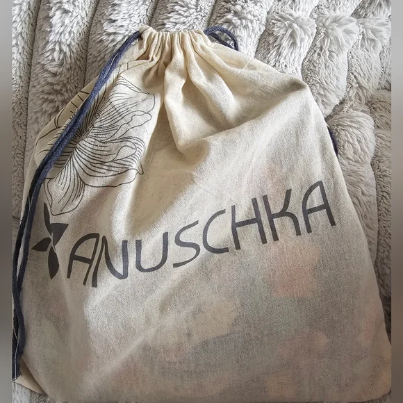 Anuschka Hand-Painted Leather Covertible Crossbody/Backpack - Picture 10 of 10